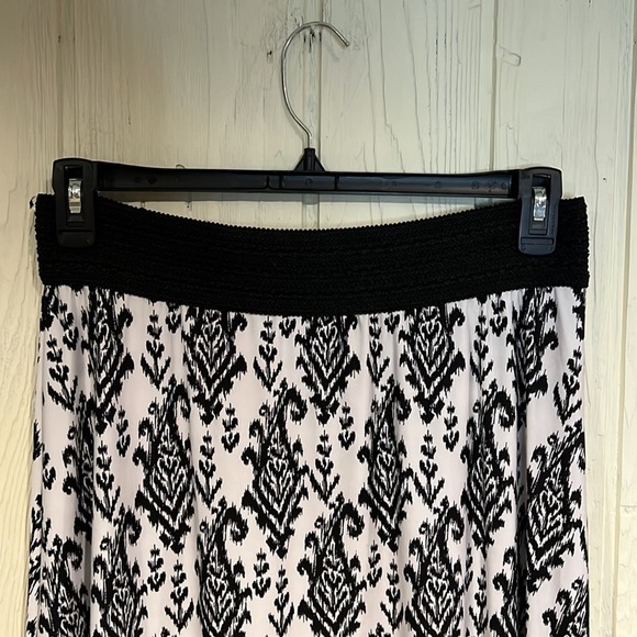 𝅺robert Louis Skirt, L - Picture 2 of 4